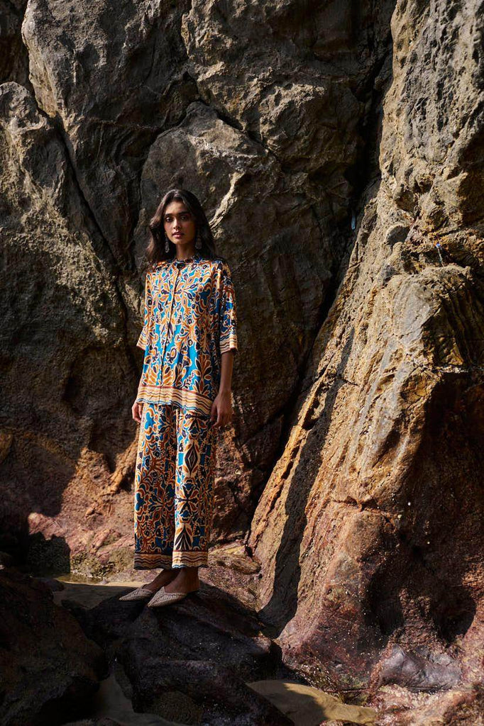 ABSTRACT FLORAL PRINTED TOP - dash and dot dash and dot