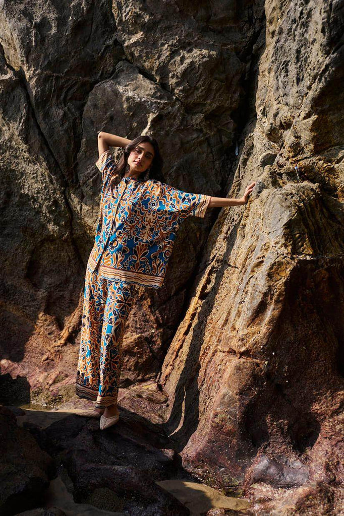 ABSTRACT FLORAL PRINTED TOP - dash and dot dash and dot