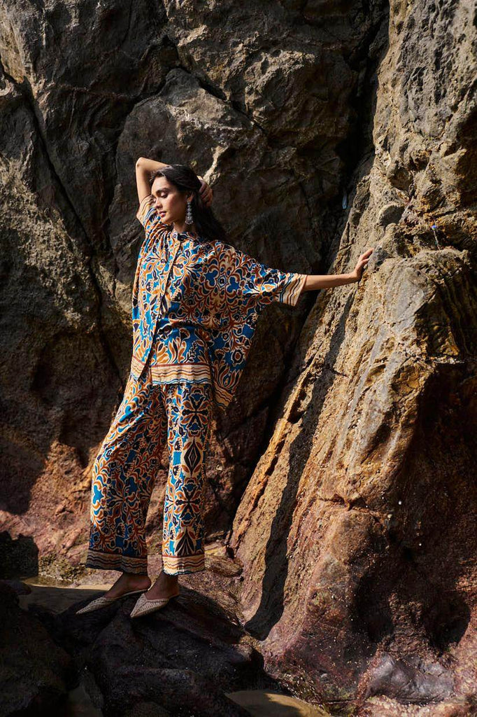 ABSTRACT FLORAL PRINTED TOP - dash and dot dash and dot