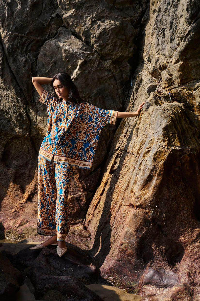 ABSTRACT FLORAL PRINTED TOP - dash and dot dash and dot