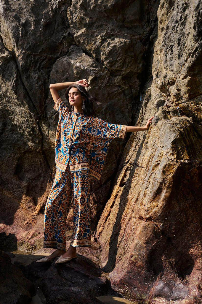 ABSTRACT FLORAL PRINTED TOP - dash and dot dash and dot