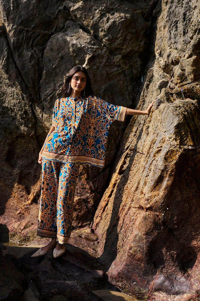 ABSTRACT FLORAL PRINTED TOP - dash and dot dash and dot