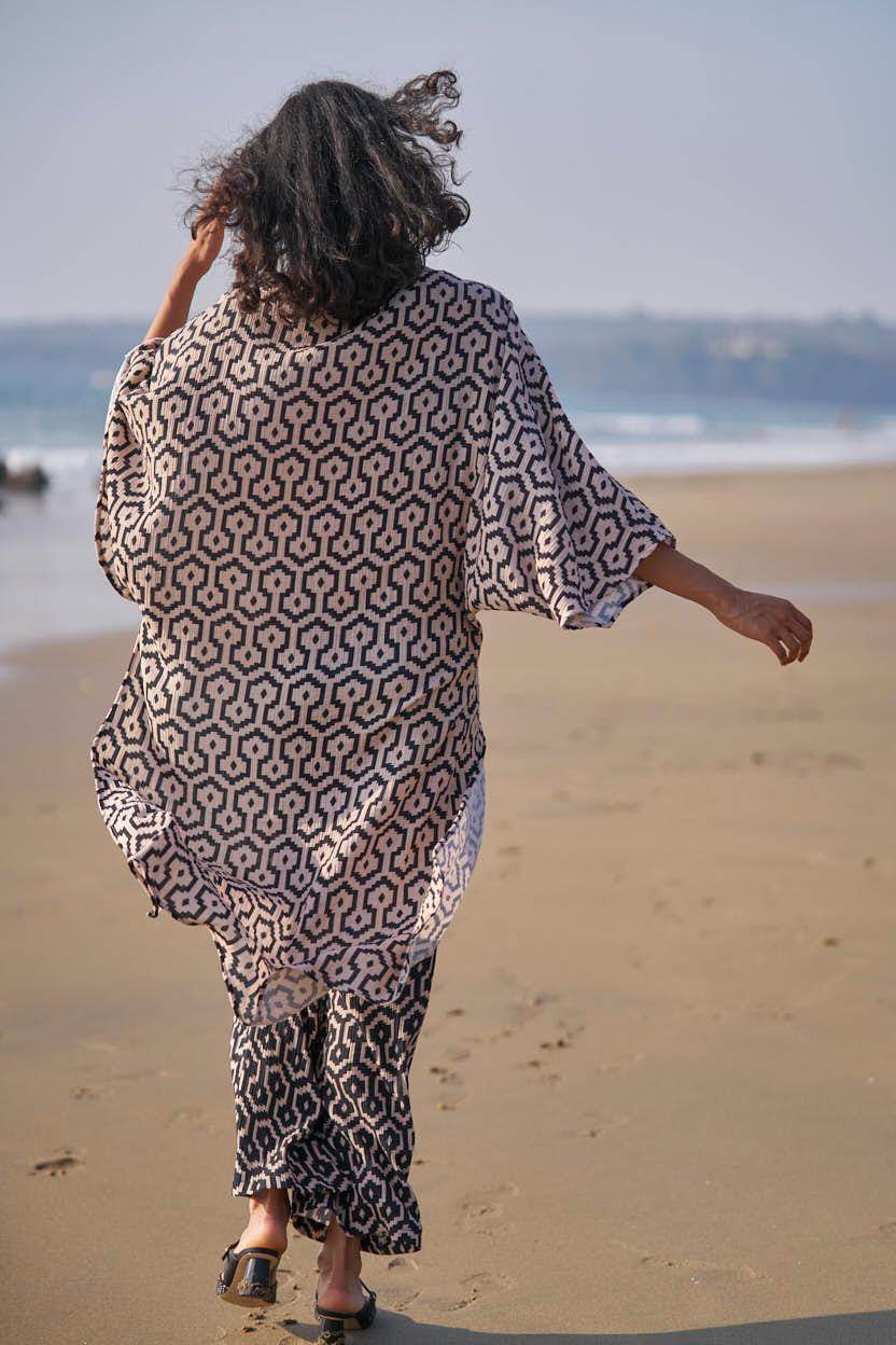 HIGH/LOW PRINTED TOP - dash and dot