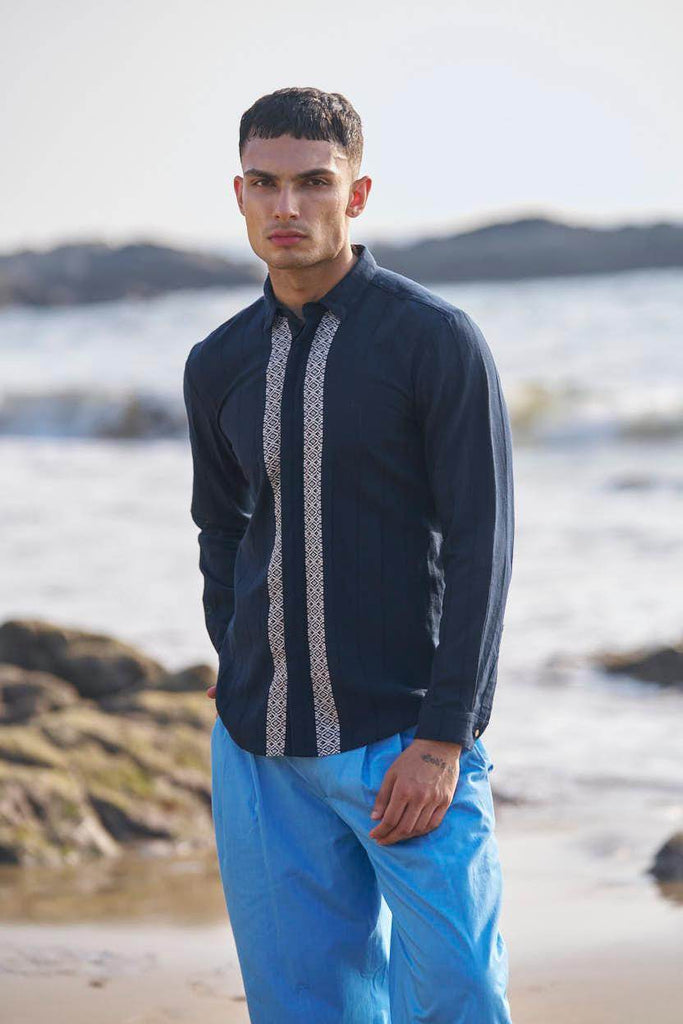 FRONT & BACK BORDER SHIRT - dash and dot dash and dot