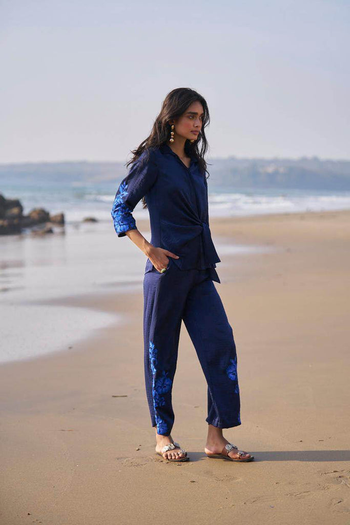 SIDE TIE EMBROIDERED CUFF SET - dash and dot dash and dot