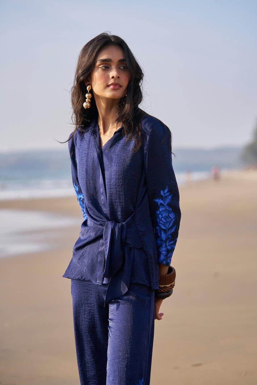 SIDE TIE EMBROIDERED CUFF SHIRT - dash and dot