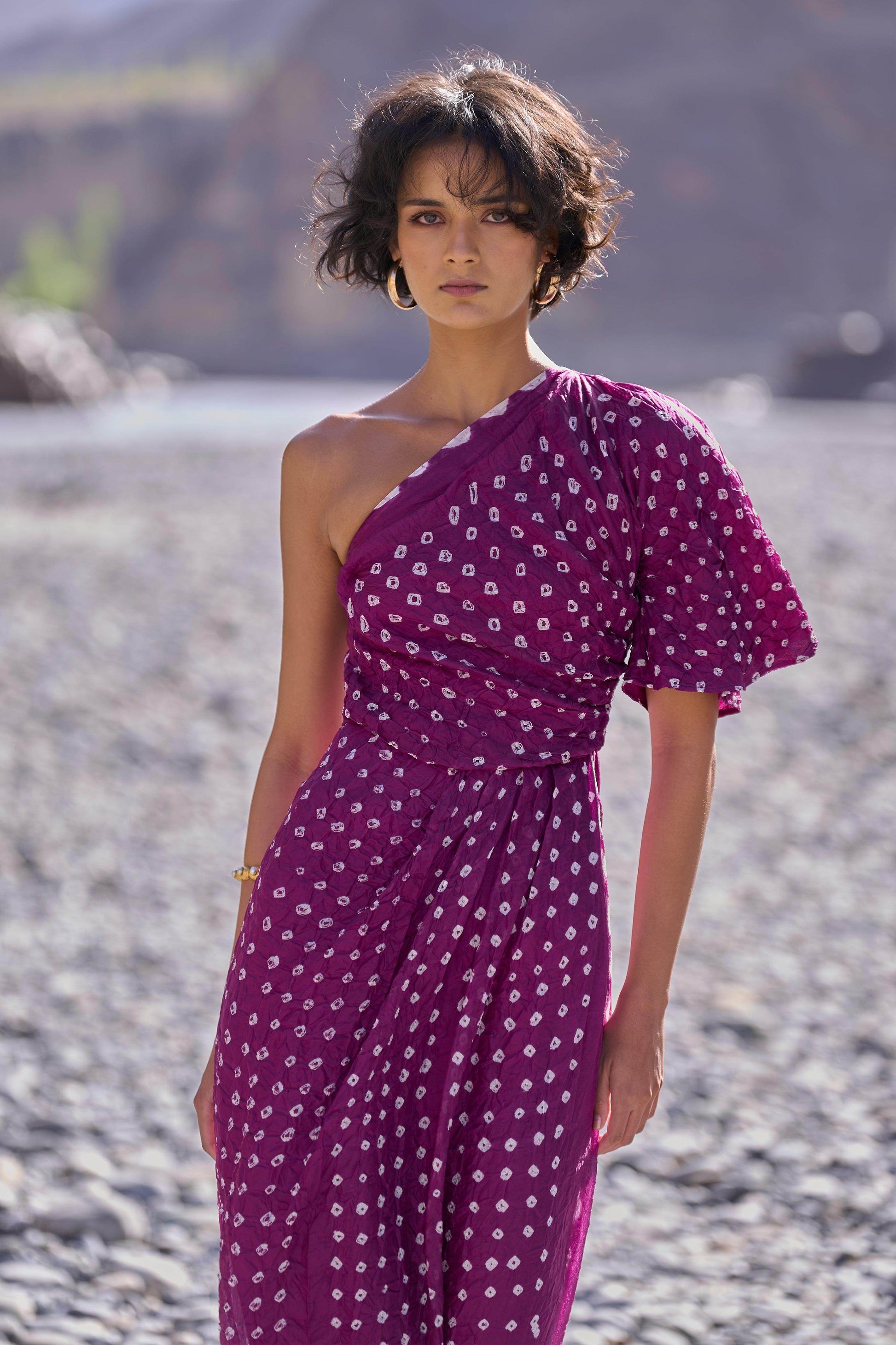 SINGLE SLEEVE BANDHANI DRESS - dash and dot