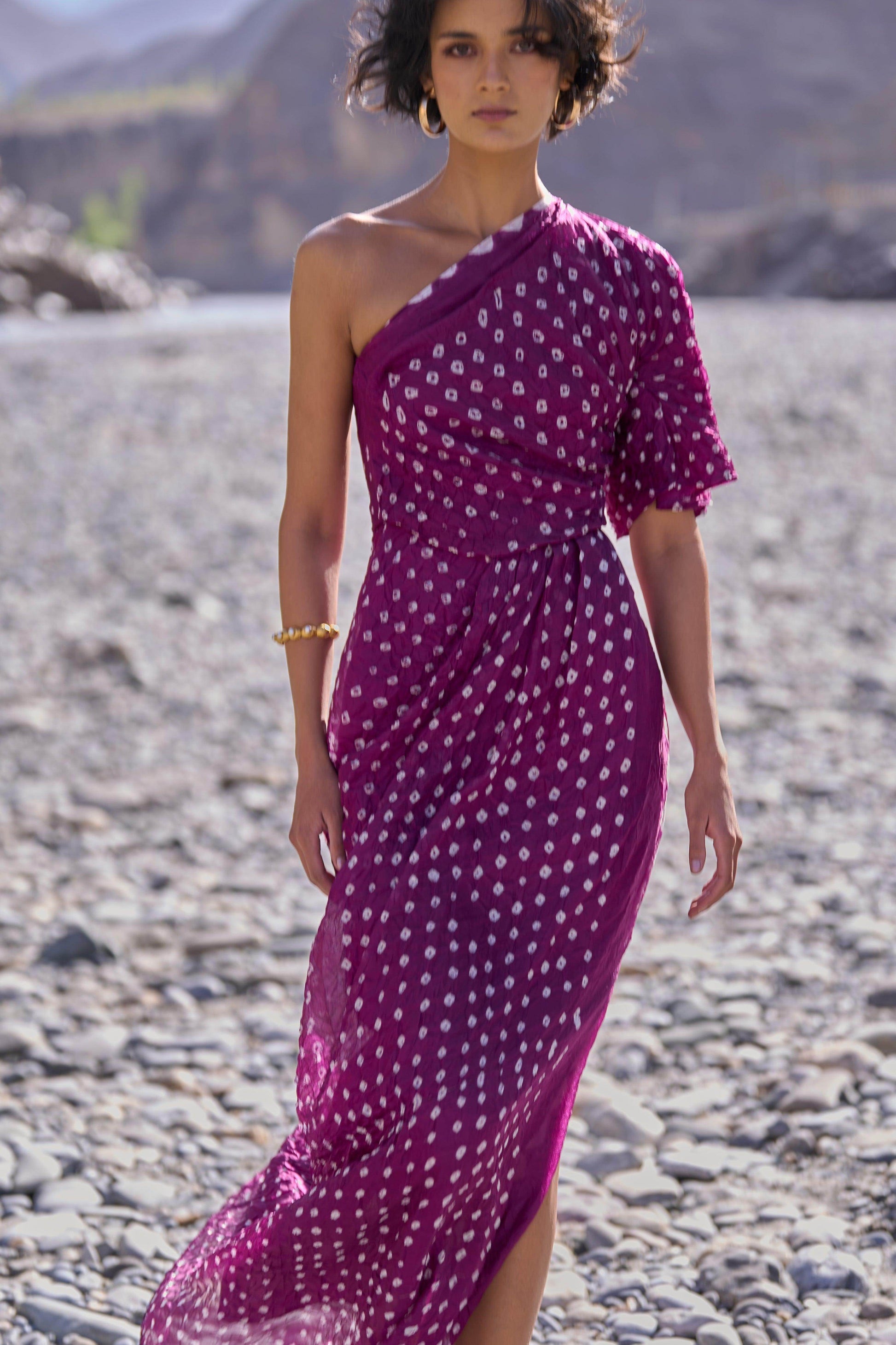 SINGLE SLEEVE BANDHANI DRESS - dash and dot