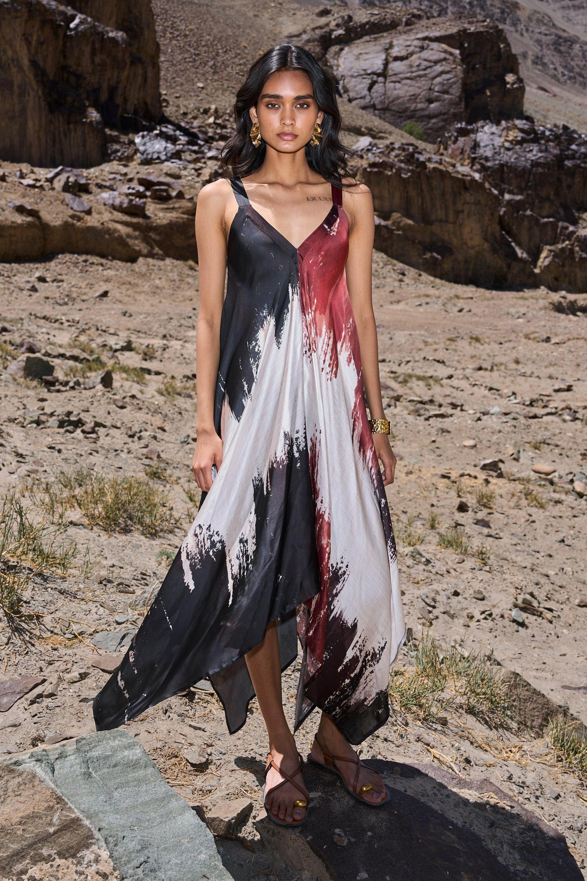 BRUSHSTROKE FLOWING DRESS - dash and dot