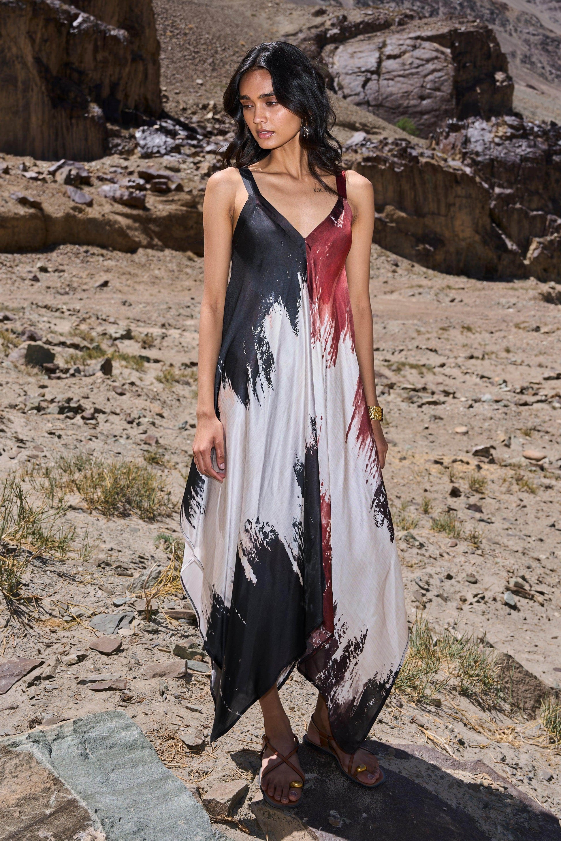BRUSHSTROKE FLOWING DRESS - dash and dot