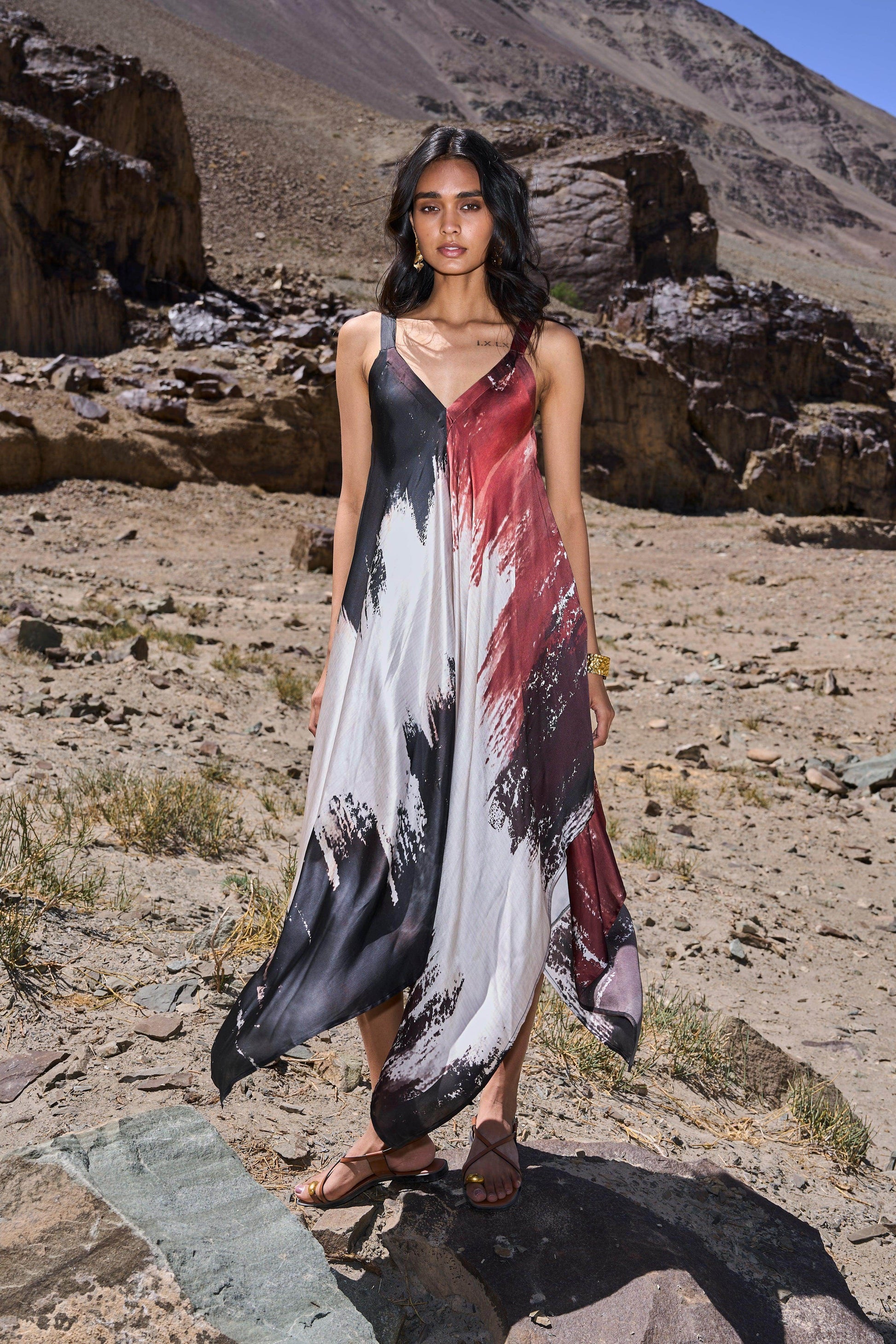 BRUSHSTROKE FLOWING DRESS - dash and dot