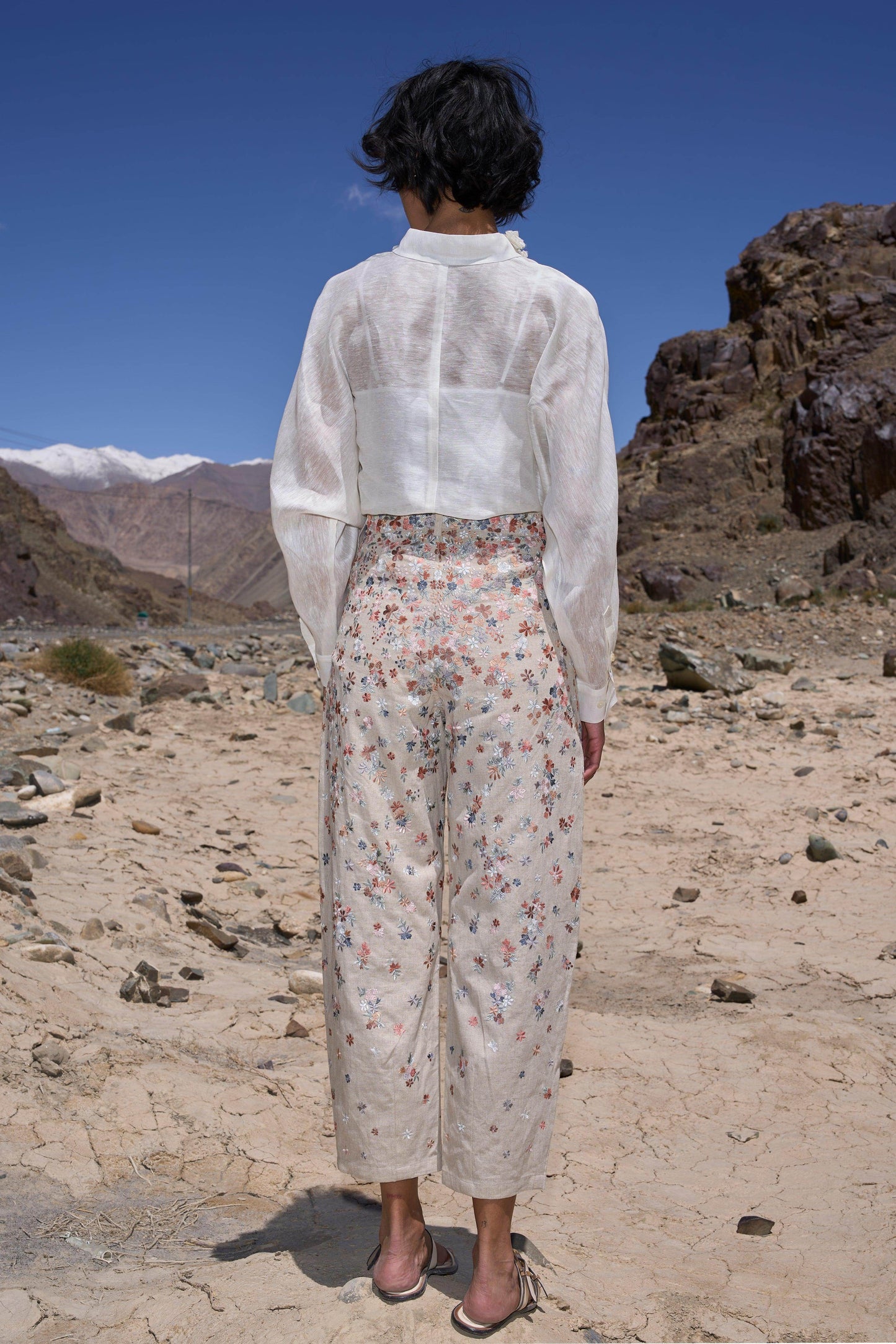 FLORAL EMBROIDERED LINEN PANT - dash and dot