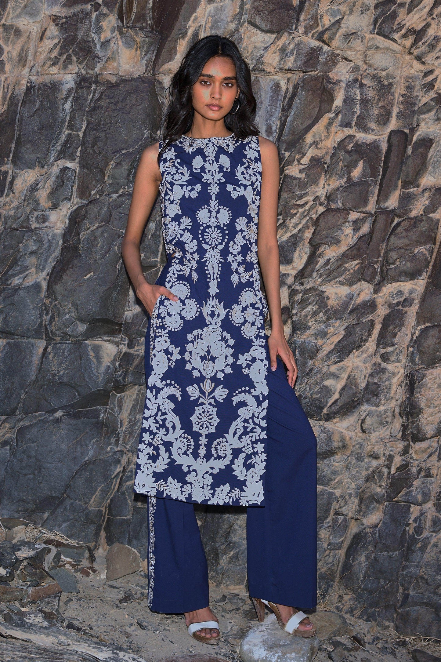 EMBROIDERED SIDE PANT - dash and dot