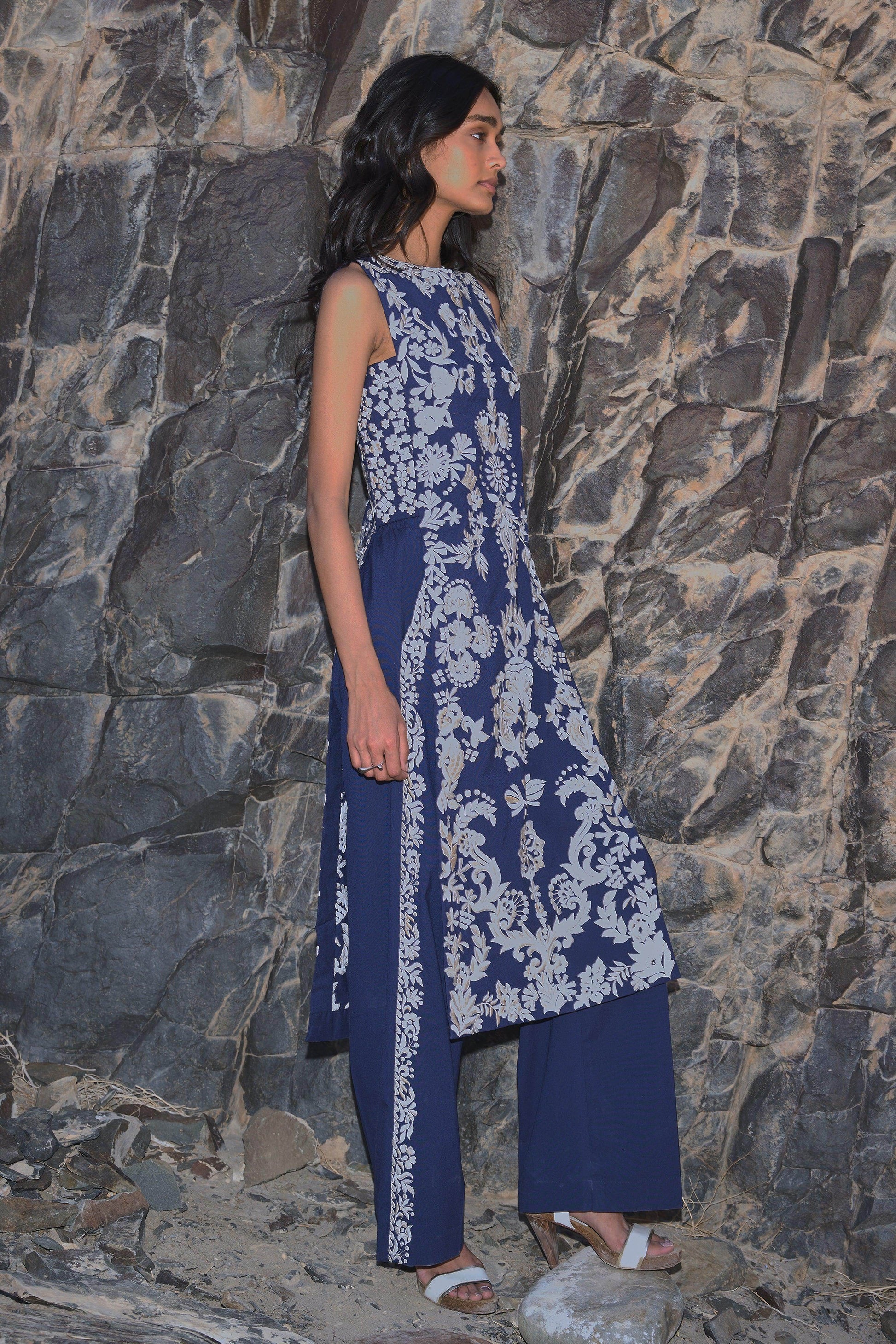 EMBROIDERED SIDE PANT - dash and dot