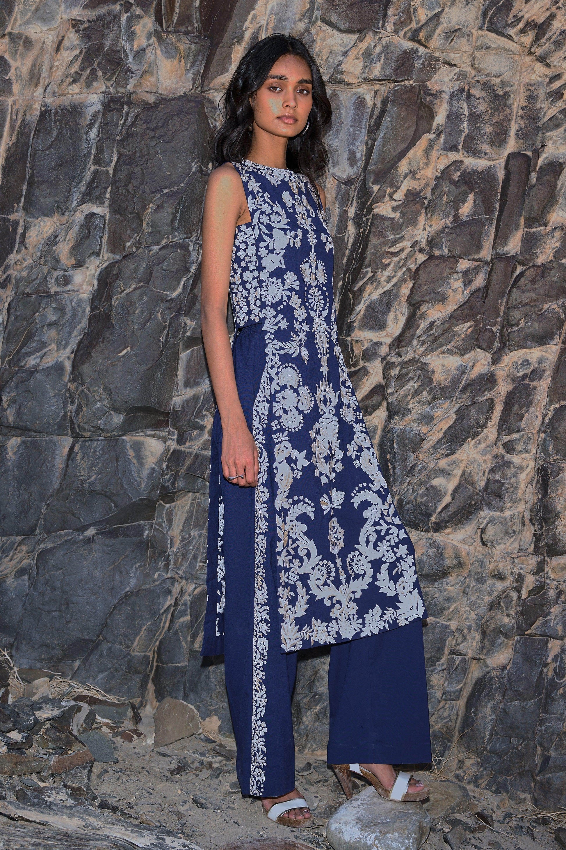 EMBROIDERED SIDE PANT - dash and dot