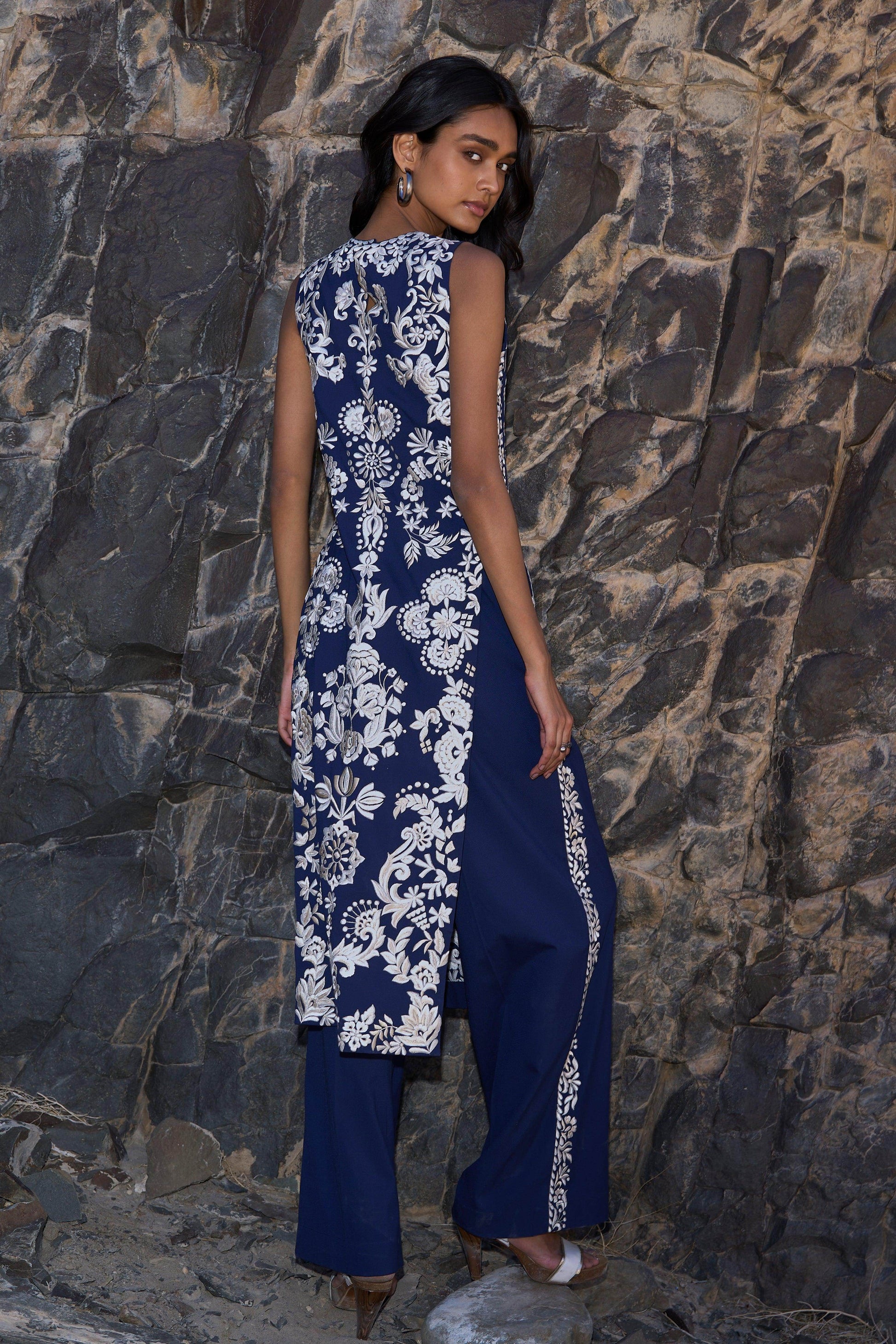 EMBROIDERED SIDE PANT - dash and dot