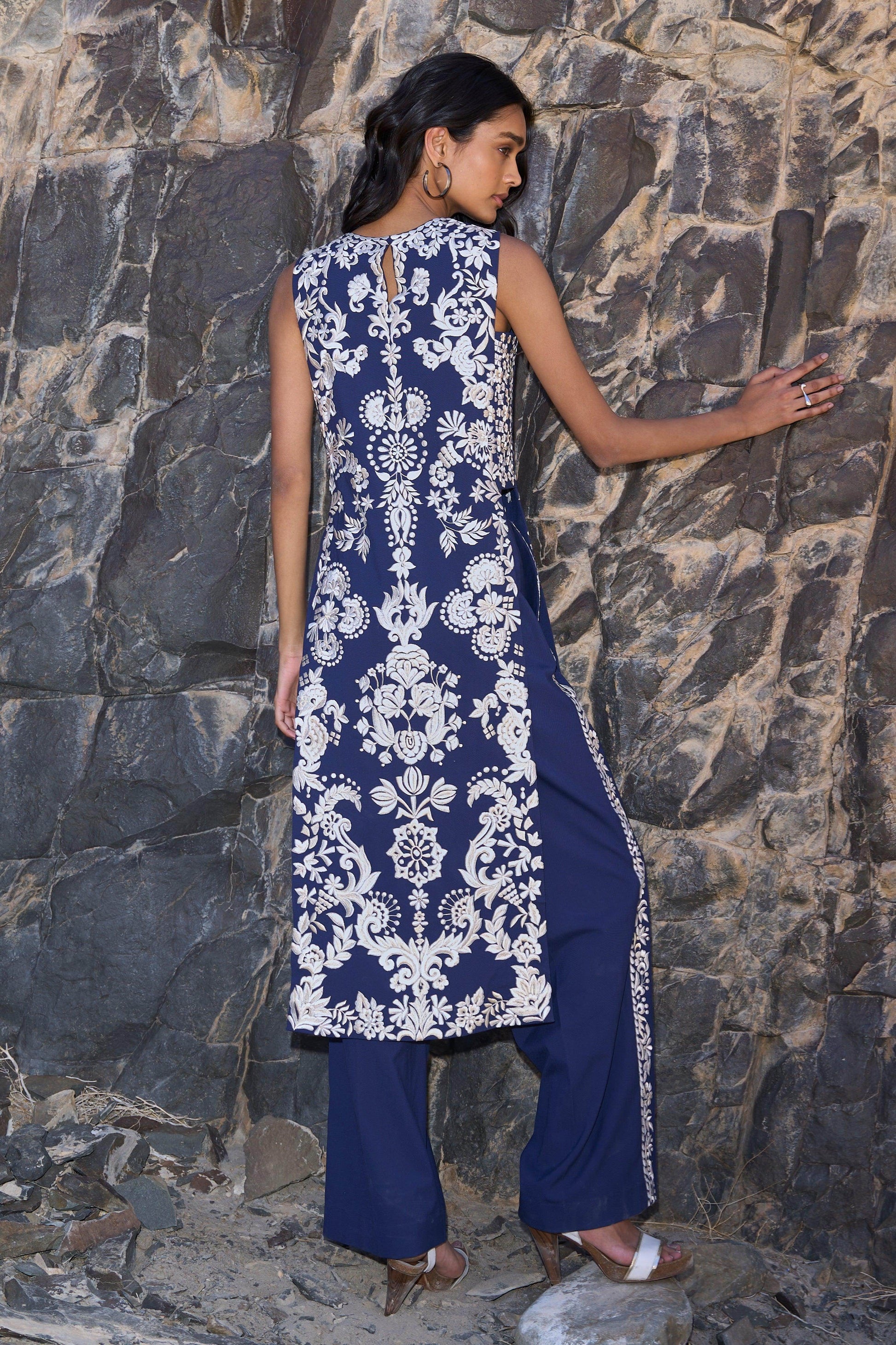 EMBROIDERED SIDE PANT - dash and dot