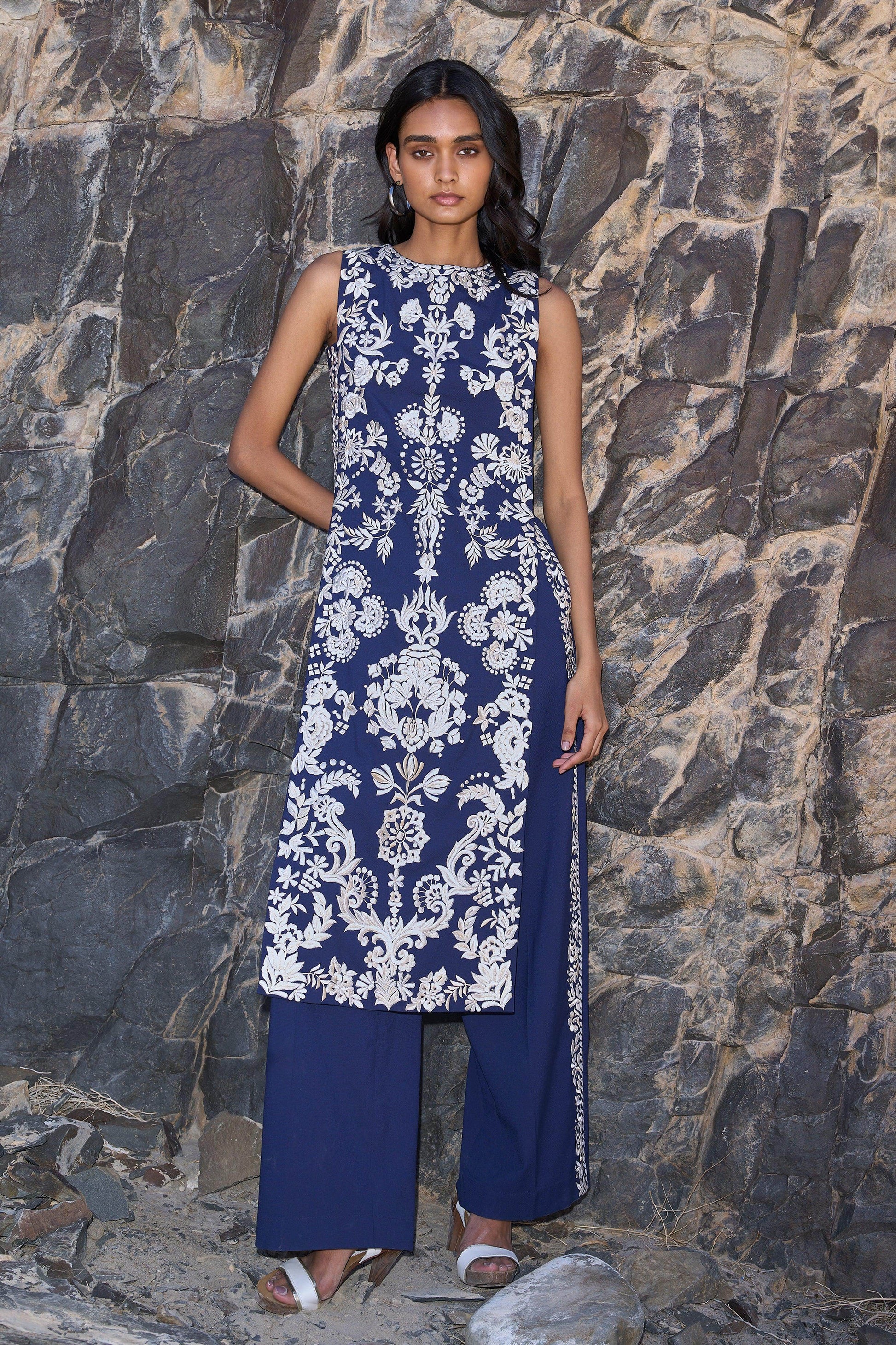 EMBROIDERED SIDE PANT - dash and dot