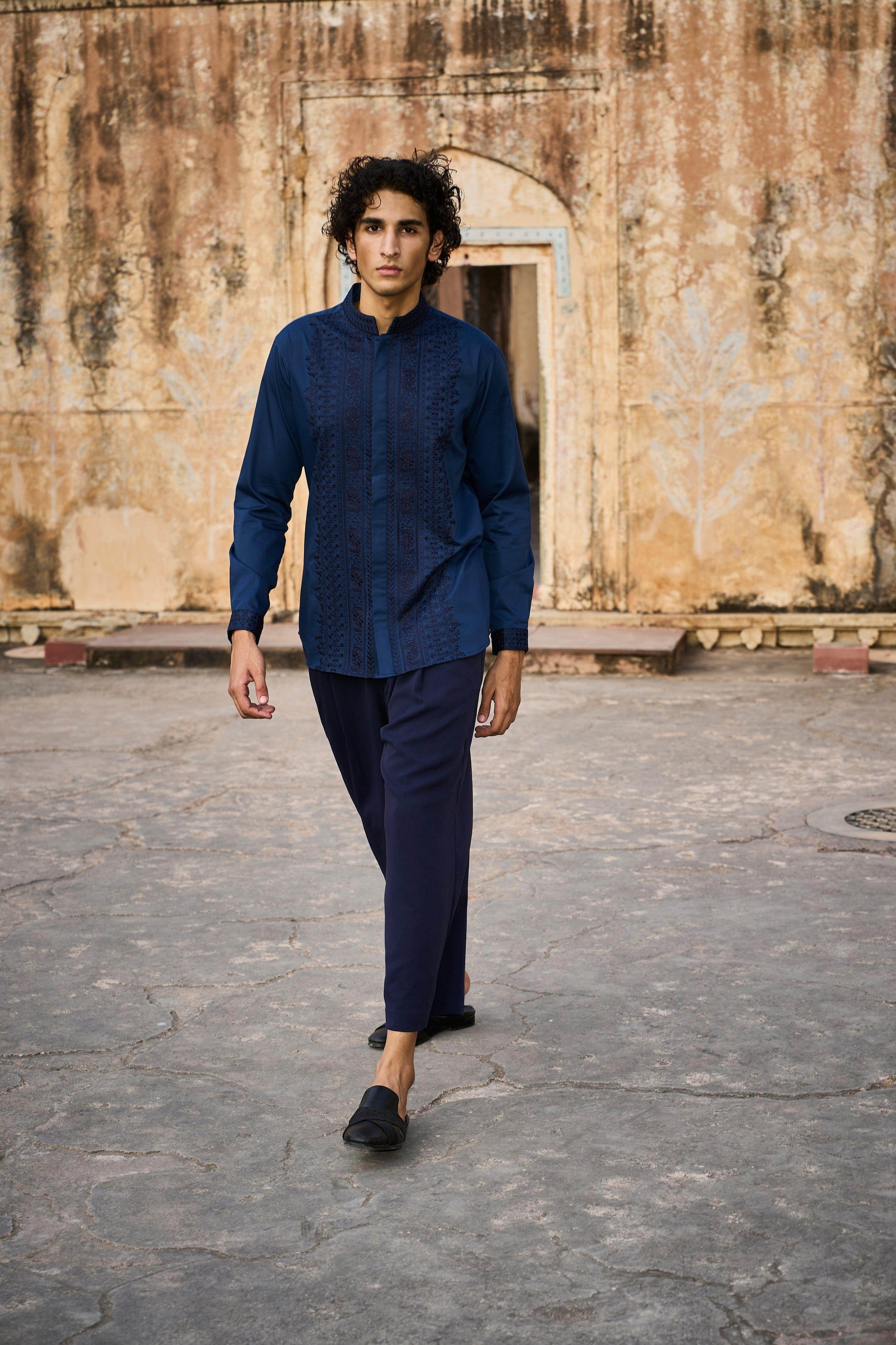 EMBROIDERED COLLAR, PLACKET & CUFF SHIRT - dash and dot