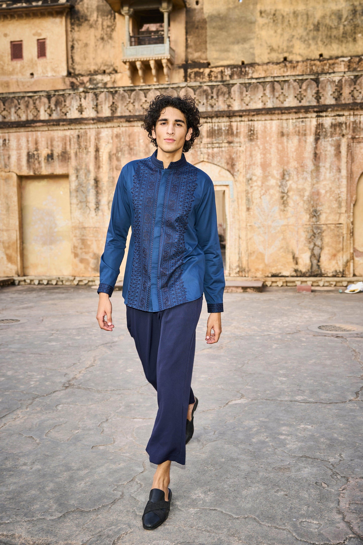 EMBROIDERED COLLAR, PLACKET & CUFF SHIRT - dash and dot