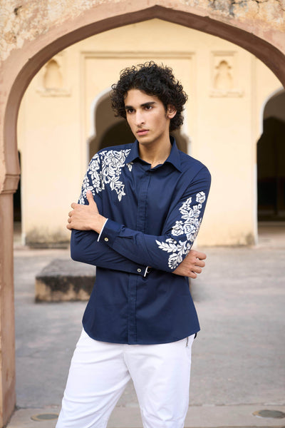 PLACEMENT EMBROIDERED SHIRT - dash and dot