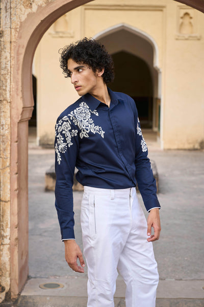 PLACEMENT EMBROIDERED SHIRT - dash and dot