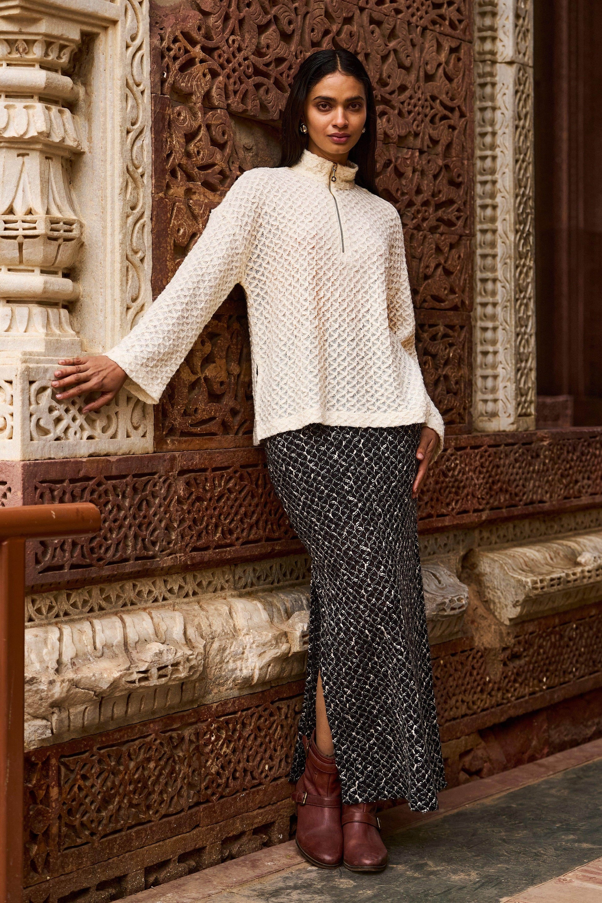 TEXTURED KNITTED SKIRT SET - dash and dot