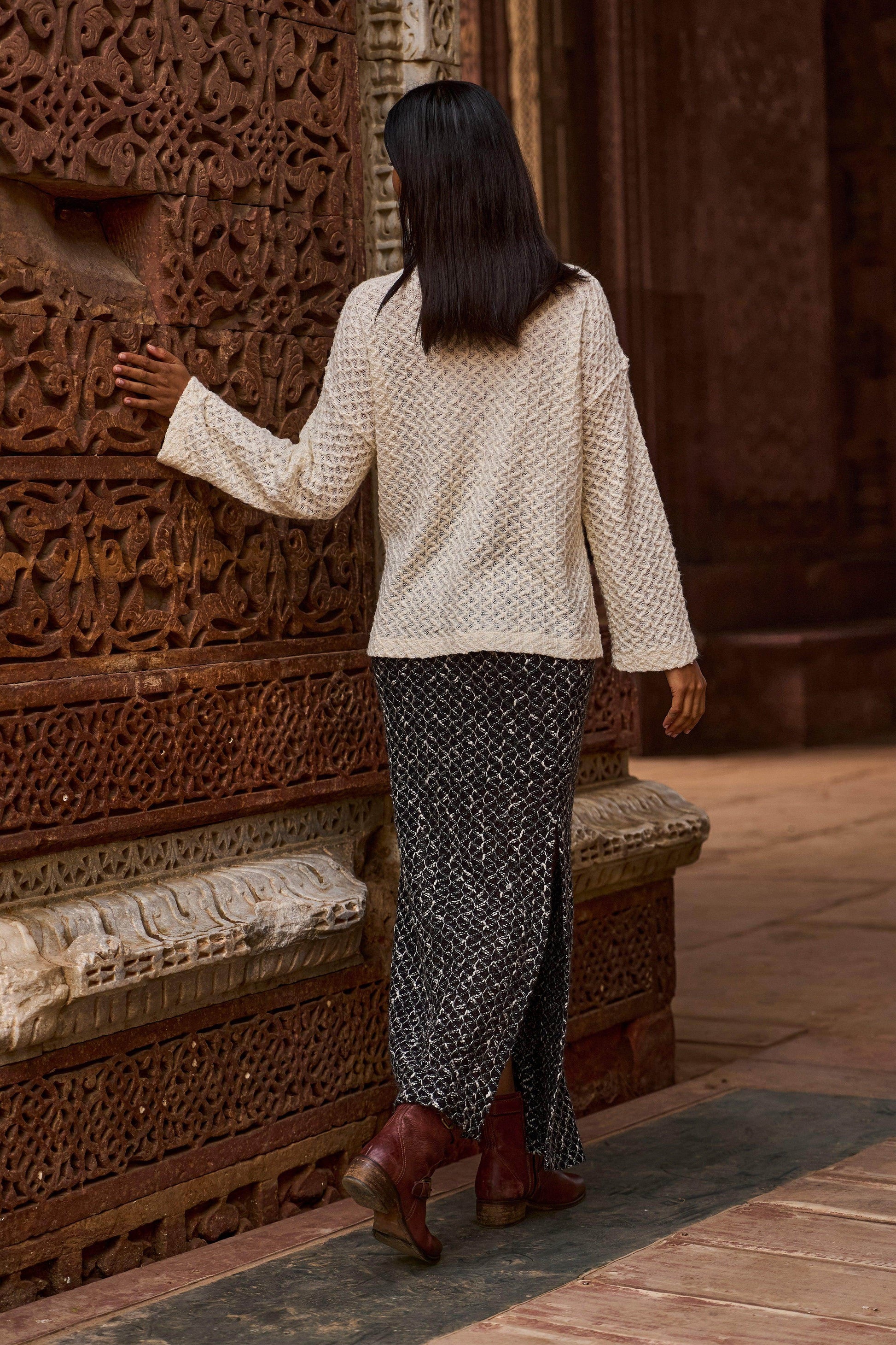 TEXTURED KNITTED SKIRT - dash and dot