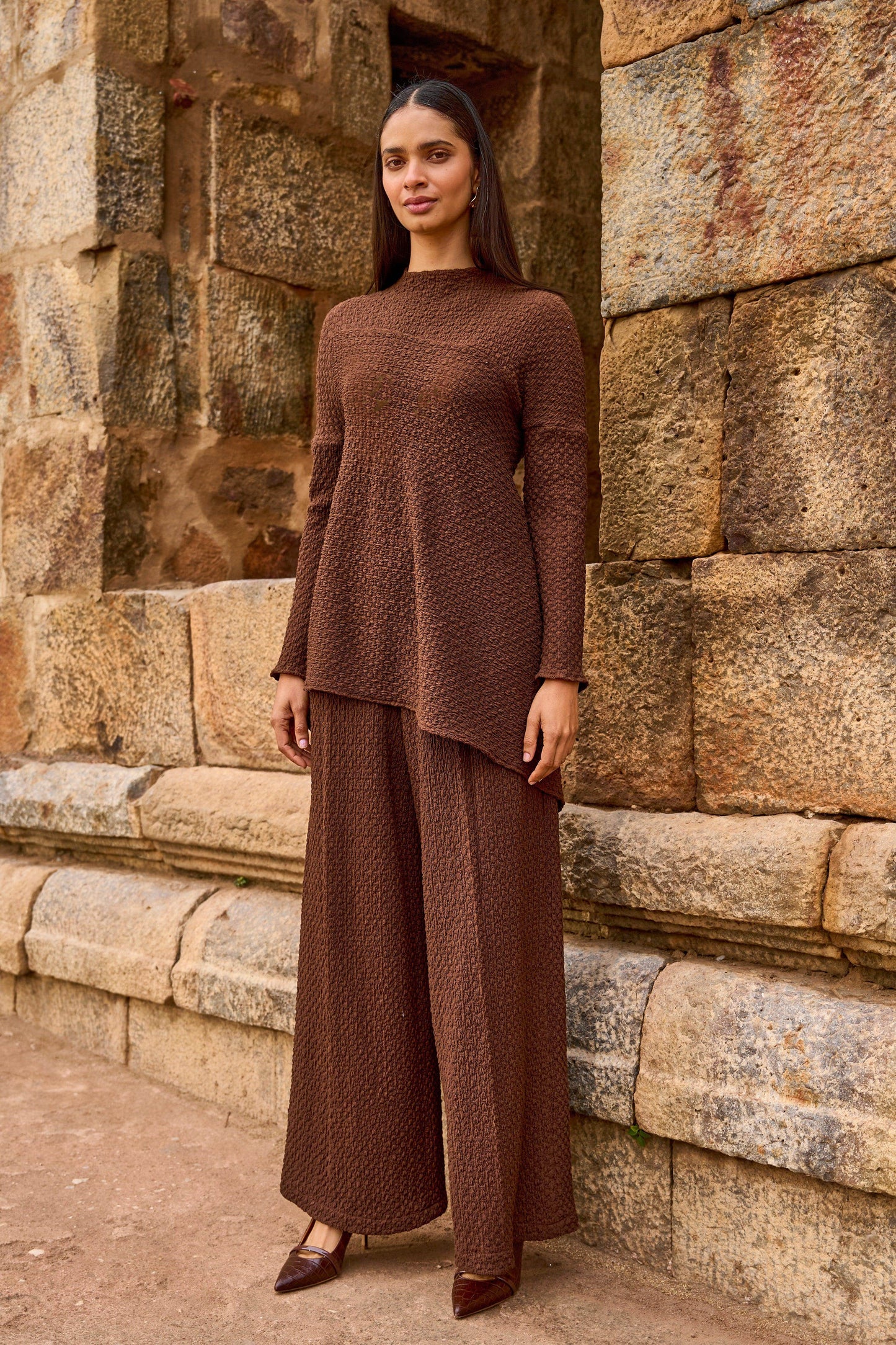 TEXTURED KNIT ARCHITECTURAL TOP - dash and dot