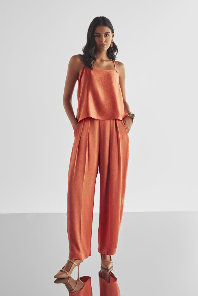 BACK KNOT DRAPED TEXTURED TOP dash and dot