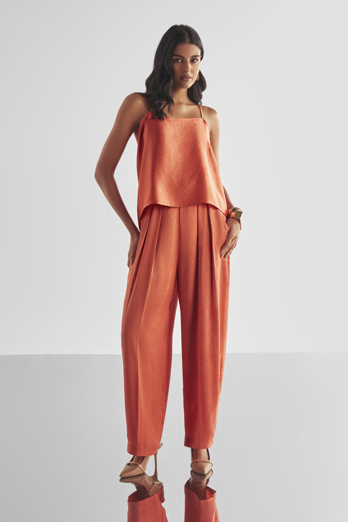 BACK KNOT DRAPED TEXTURED TOP dash and dot