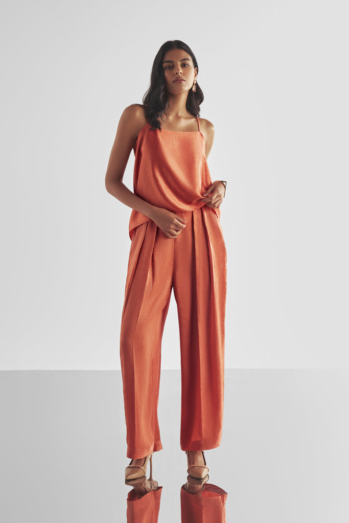 BACK KNOT DRAPED TEXTURED TOP dash and dot