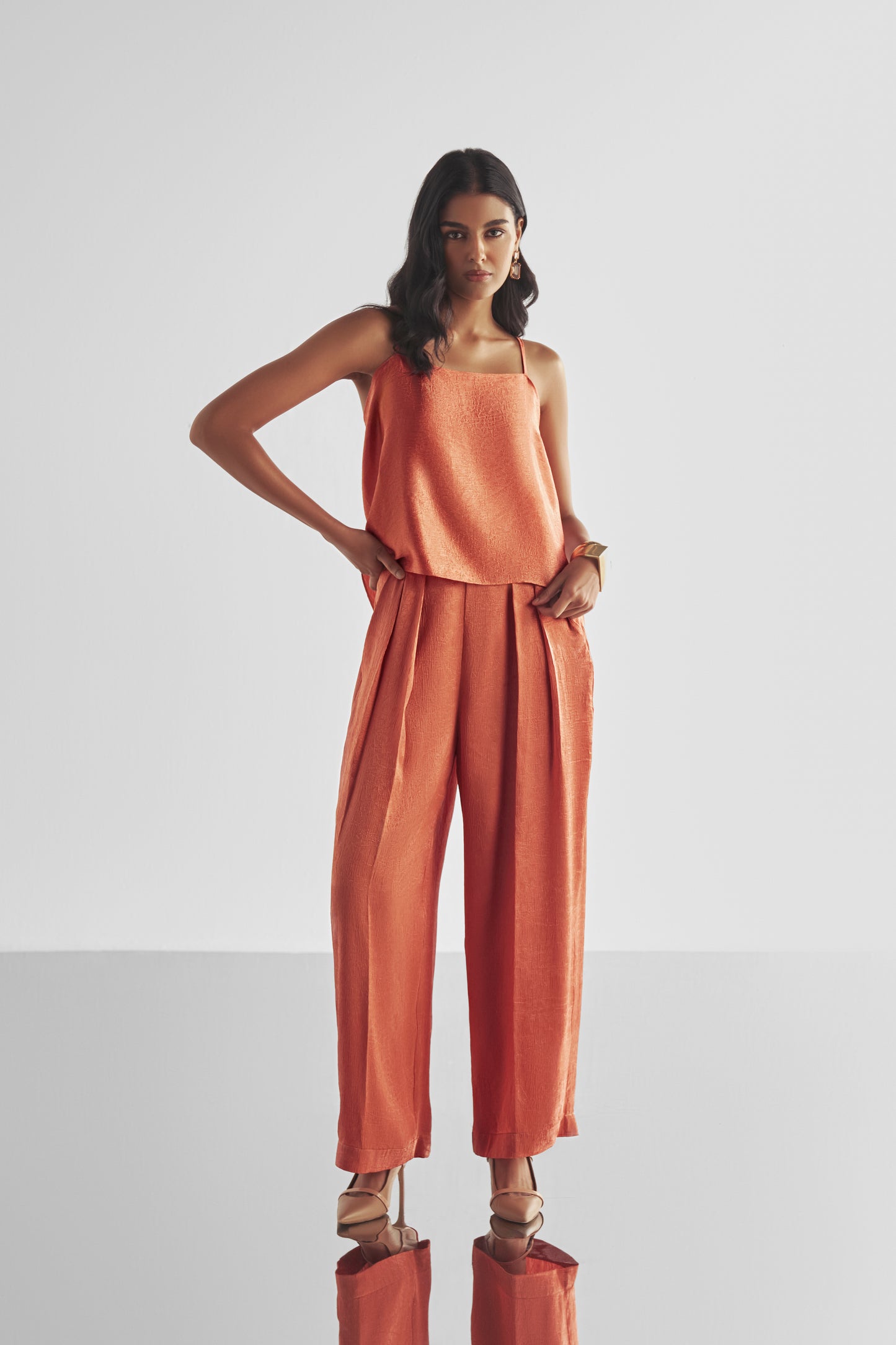 BACK KNOT DRAPED TEXTURED TOP