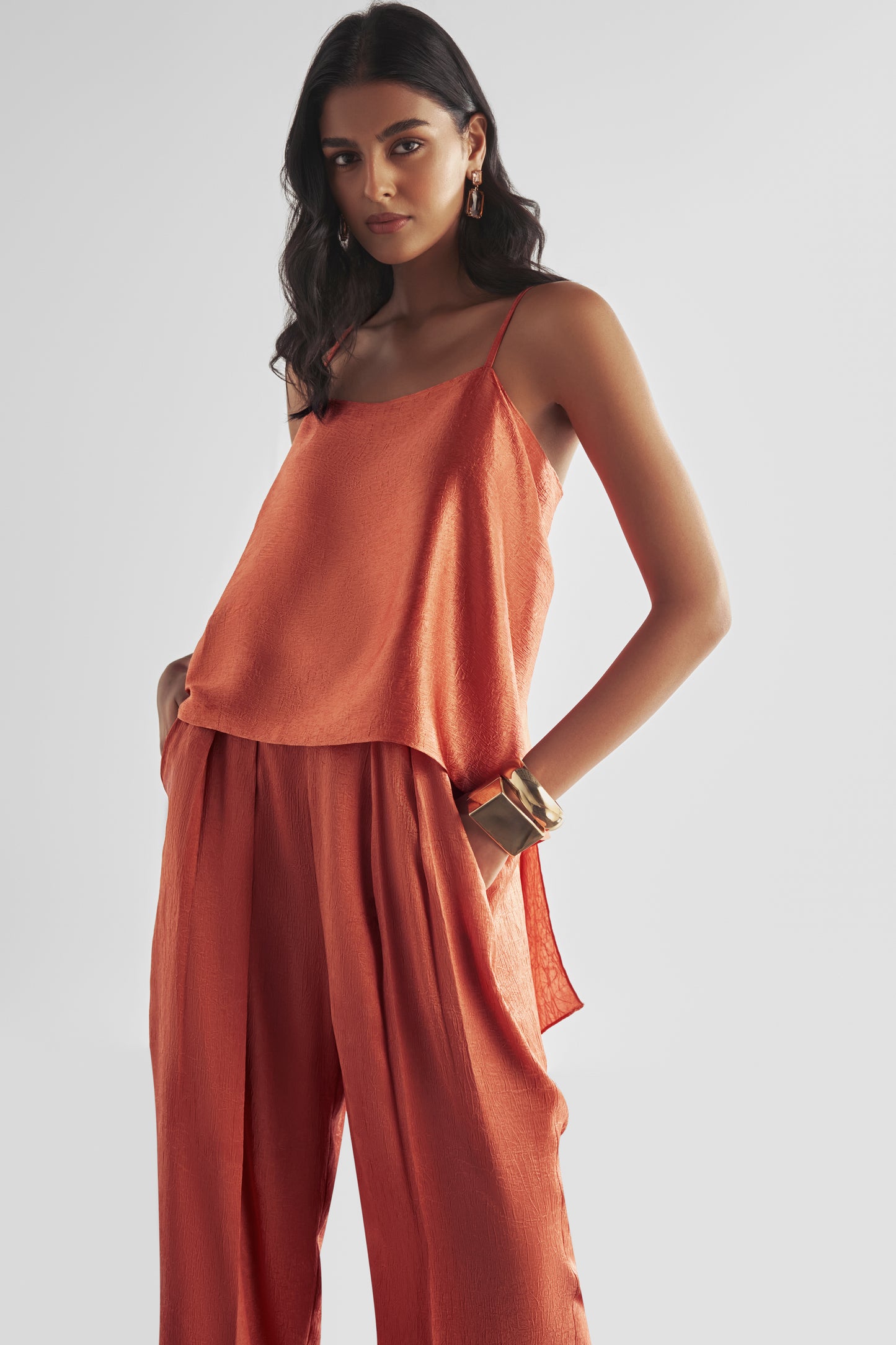 BACK KNOT DRAPED TEXTURED TOP