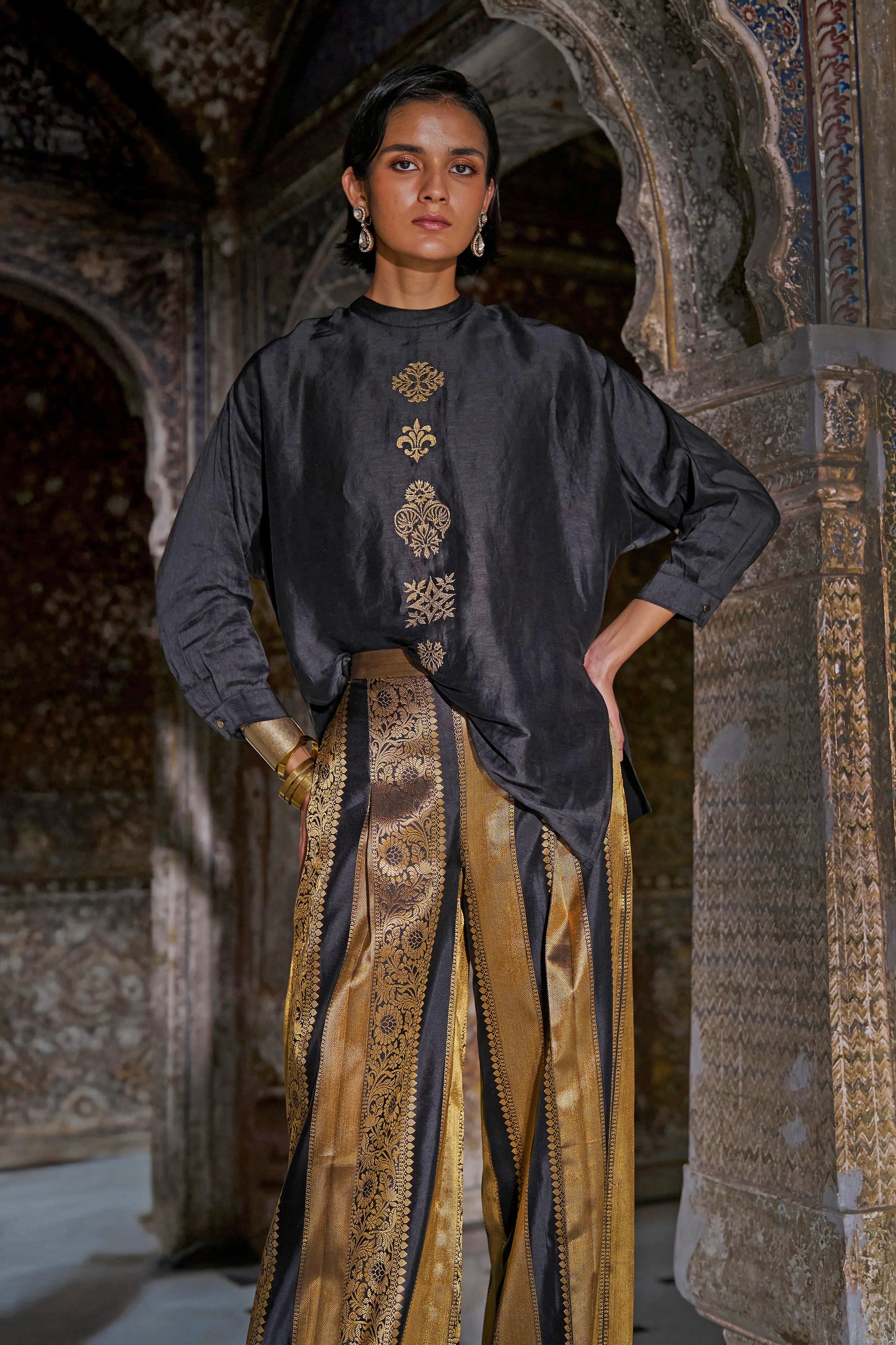 EMBROIDERED MOTIF BOXY SHIRT