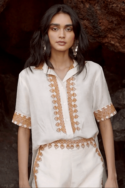 EMBROIDERED HALF SLEEVE SHIRT - dash and dot