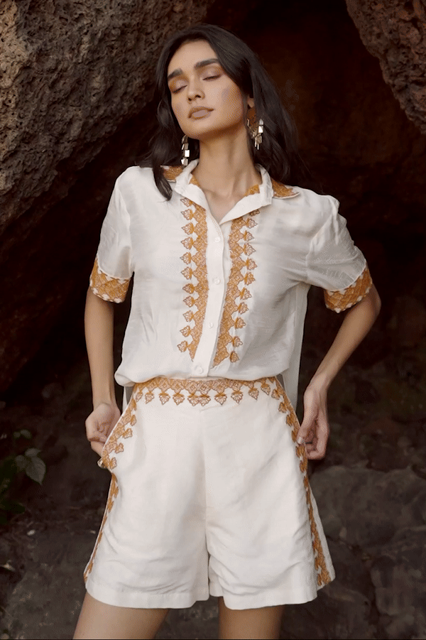 EMBROIDERED SHORTS - dash and dot dash and dot