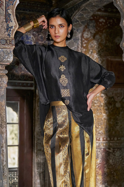 EMBROIDERED MOTIF BOXY SHIRT