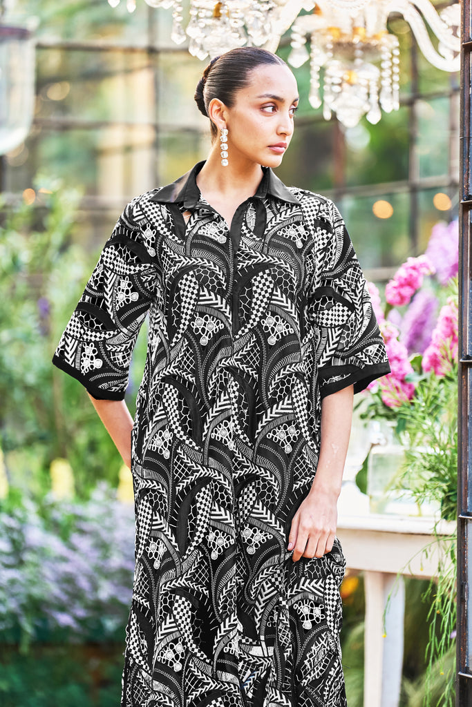 MONOCHROME EMBROIDERED LACE MIDI dash and dot