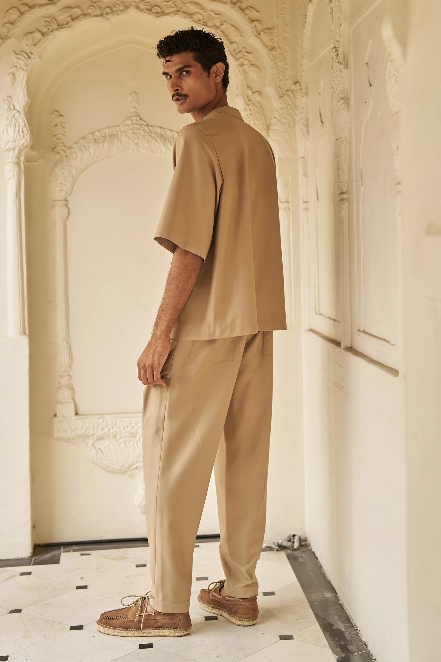 KHAKI TAPERED PANT