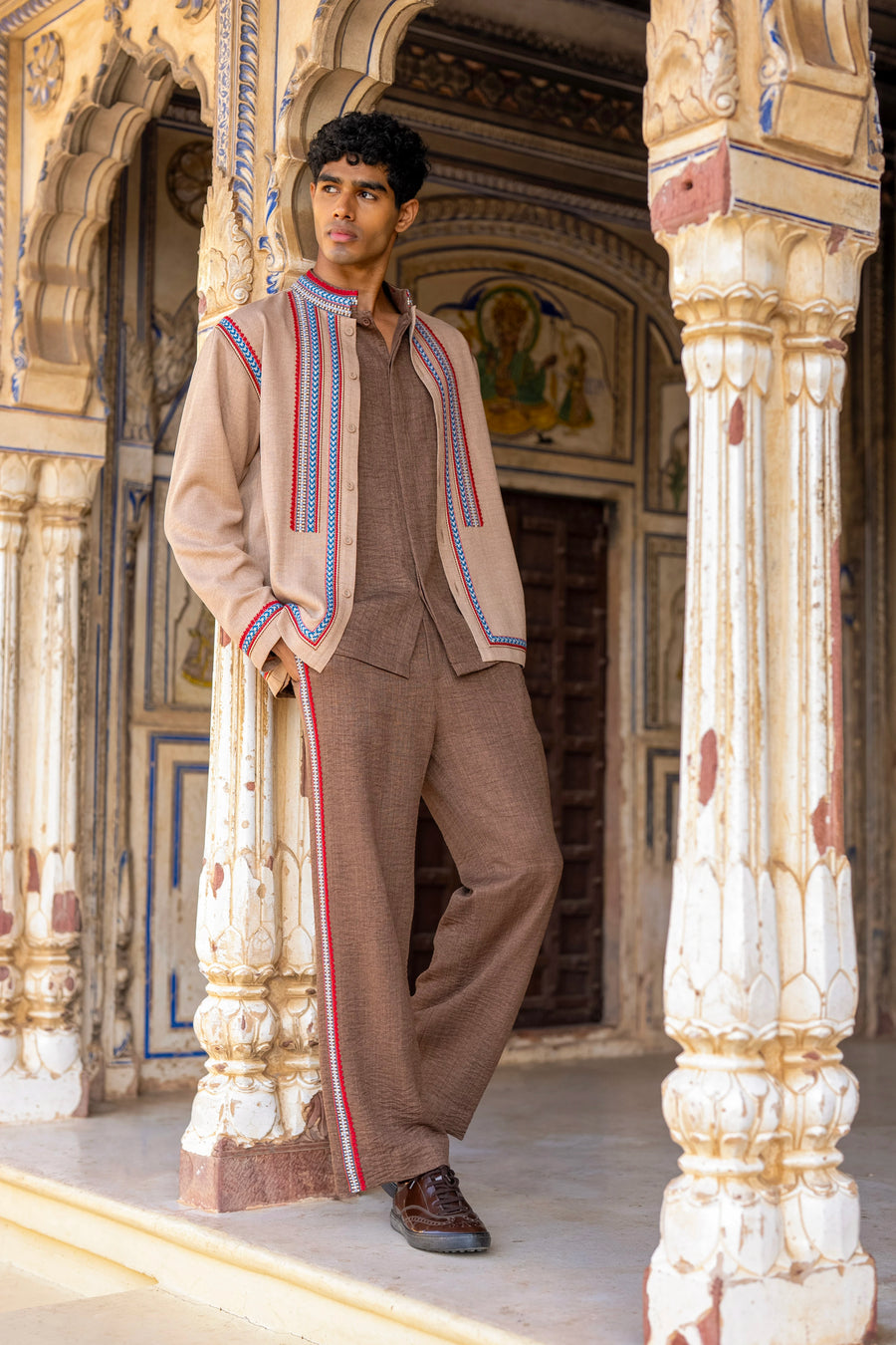 EMBROIDERED TEXTURED SHACKET, SHIRT & STRAIGHT CUT PANT