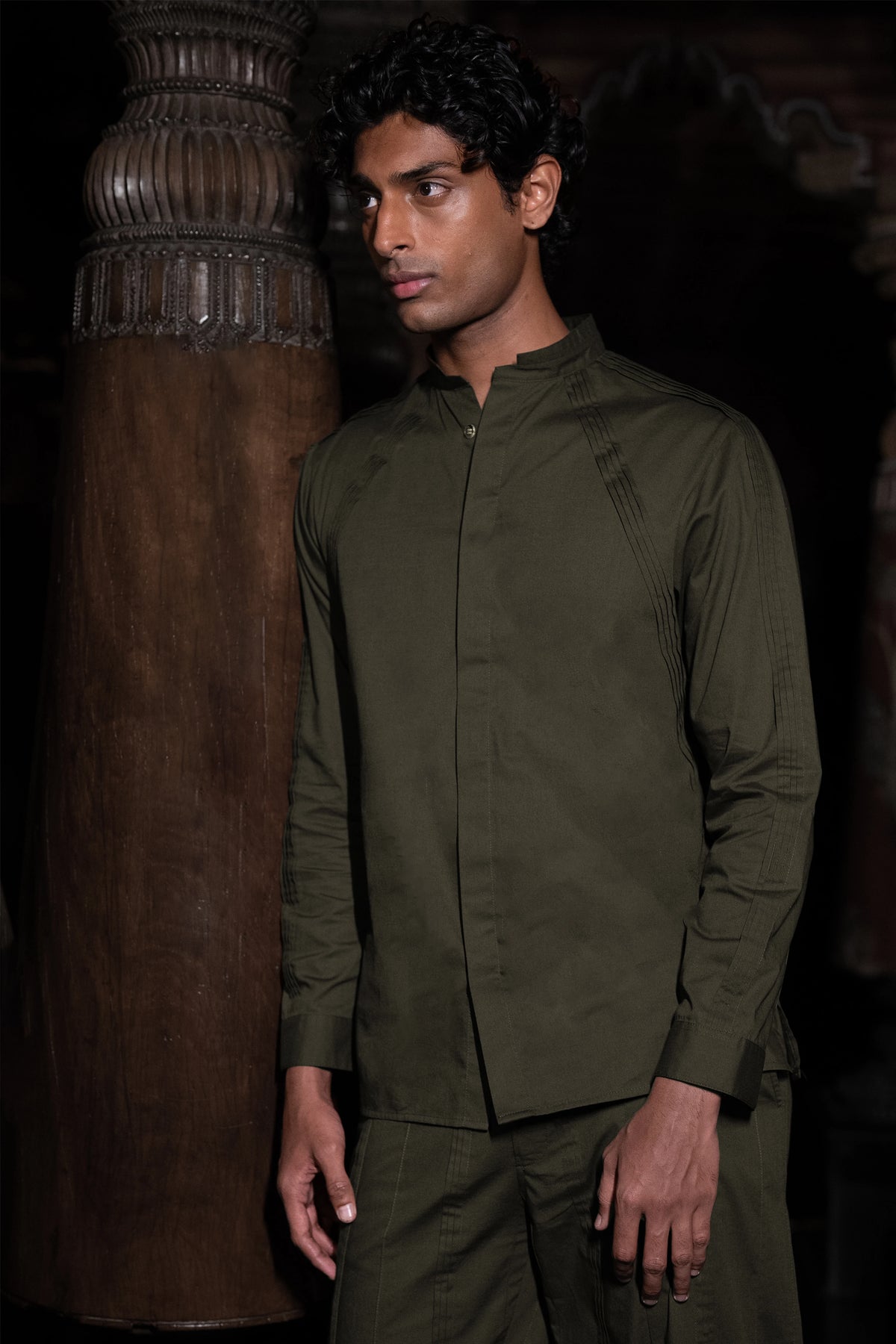 PLEATED POPLIN SHIRT & PINTUCK RELAXED FIT PANT