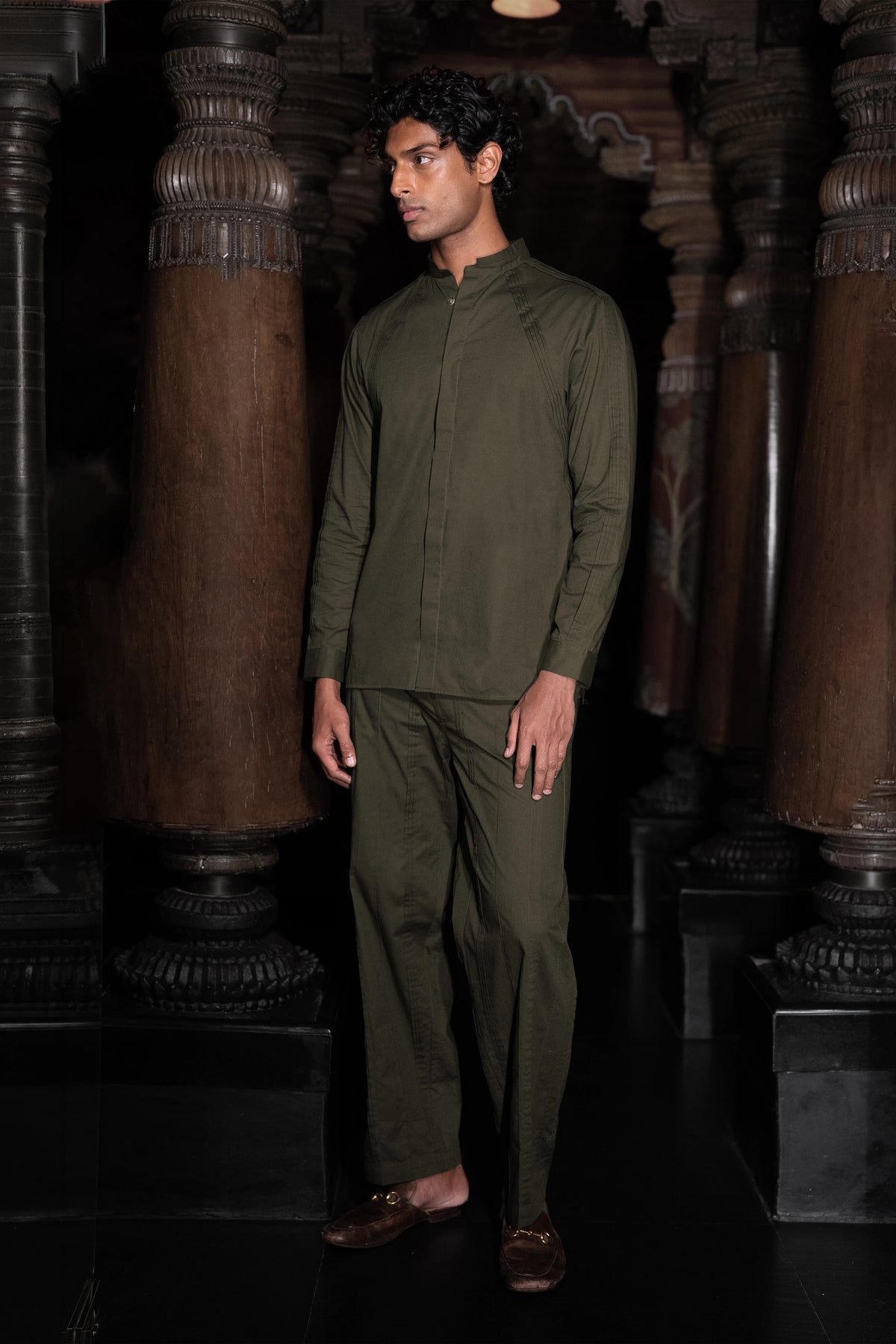 PINTUCK RELAXED FIT PANT