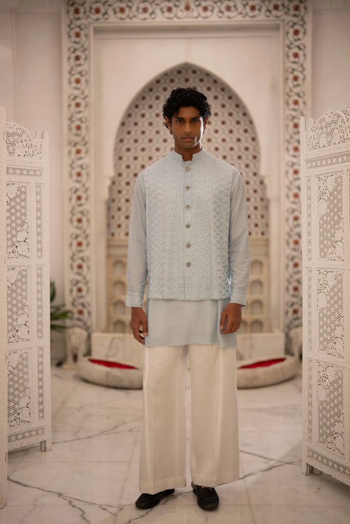 EMBROIDERED TEXTURED BANDI, KURTA SHIRT & WIDE-LEGGED IVORY PANT dash and dot