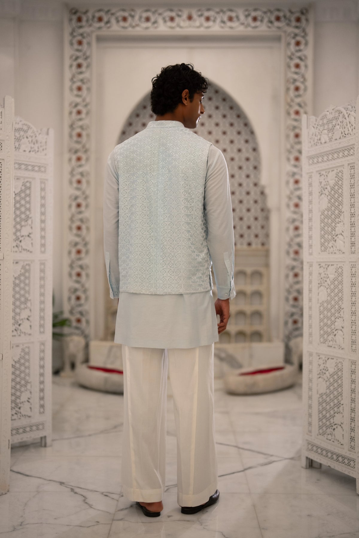 EMBROIDERED TEXTURED BANDI, KURTA SHIRT & WIDE-LEGGED IVORY PANT