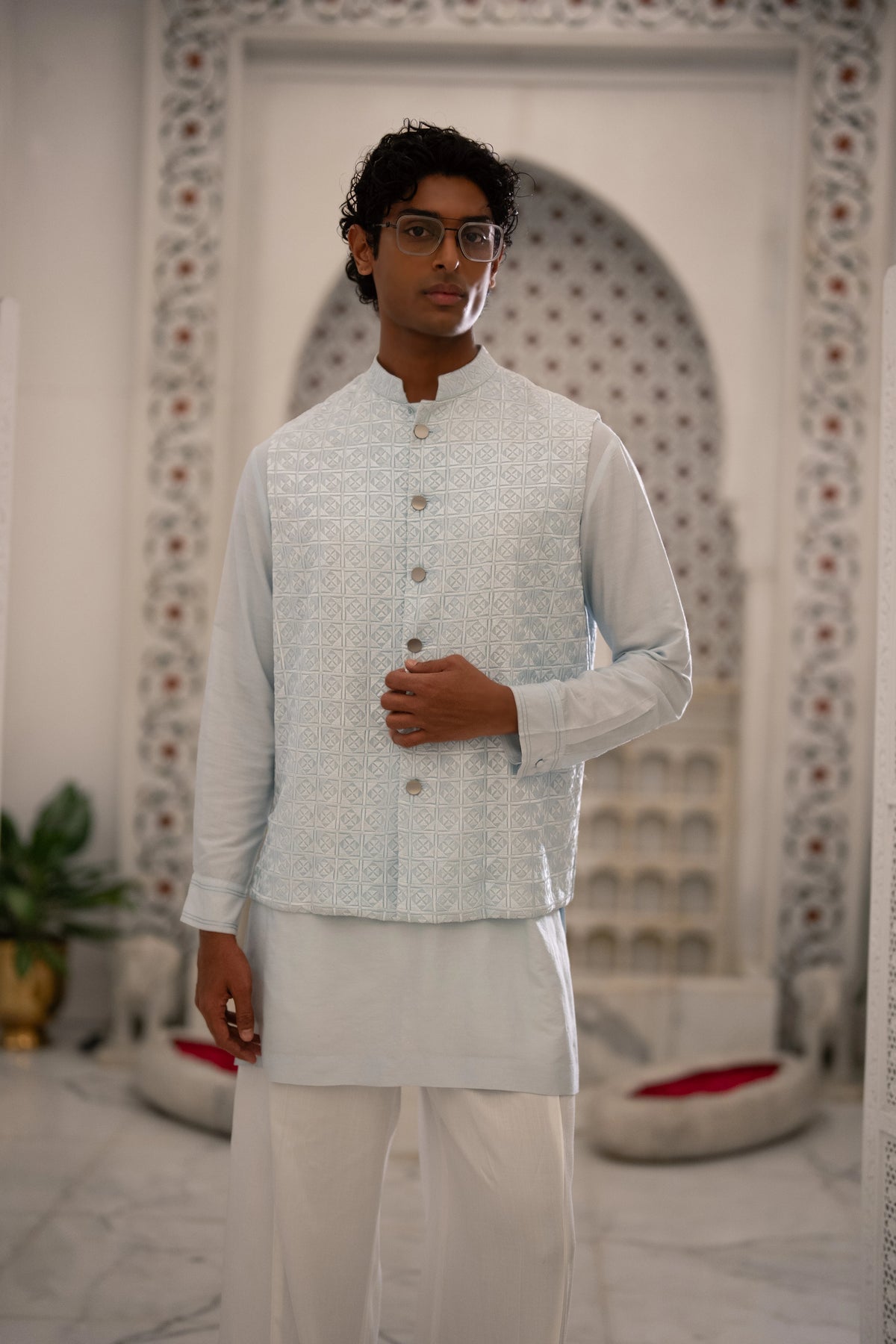 EMBROIDERED TEXTURED BANDI, KURTA SHIRT & WIDE-LEGGED IVORY PANT
