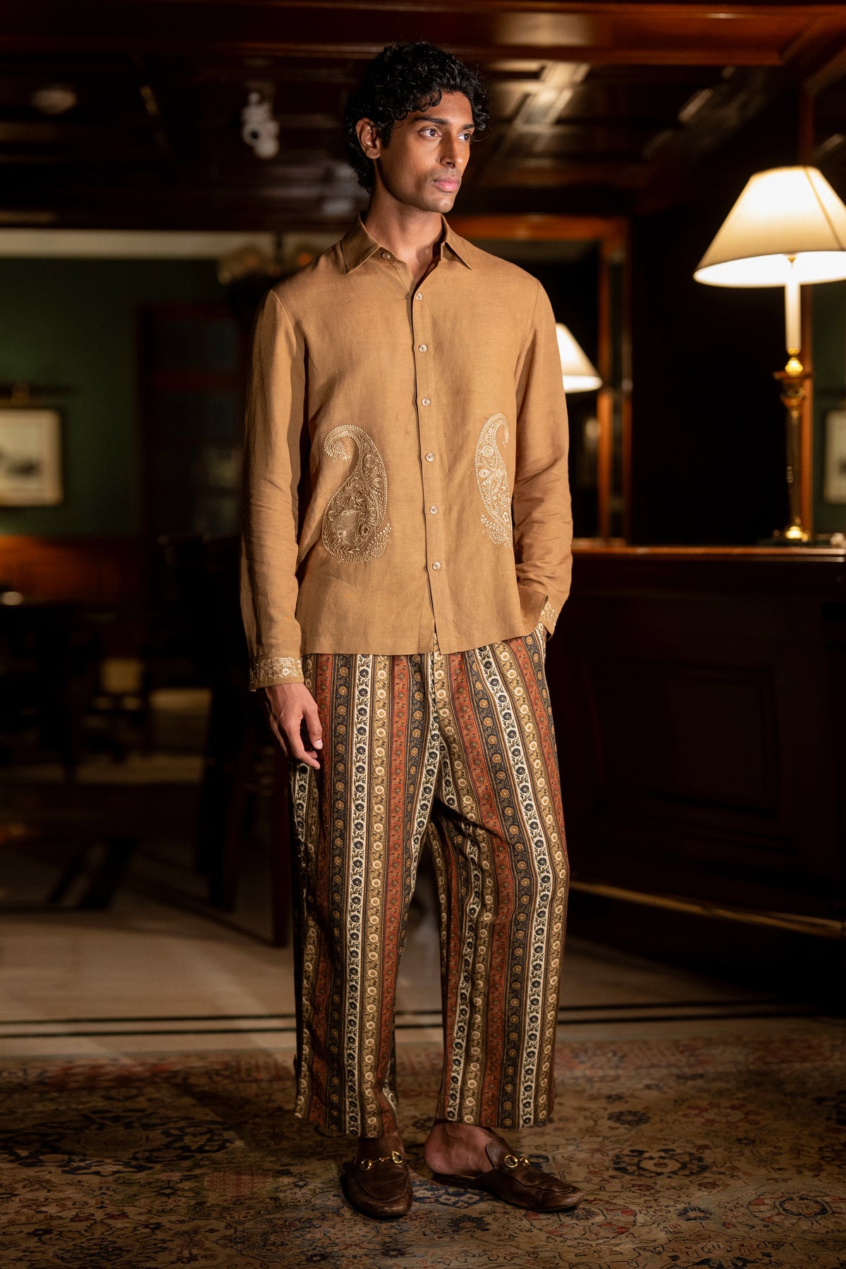 EMBROIDERED LINEN SHIRT & PRINTED STRIPE PANT