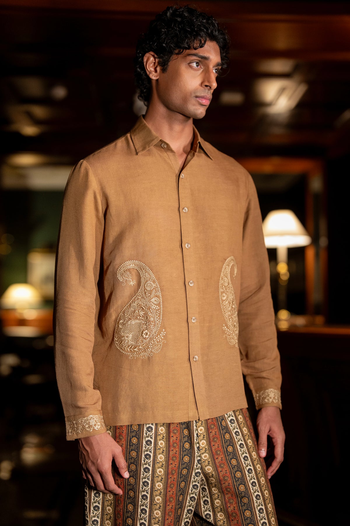 EMBROIDERED LINEN SHIRT & PRINTED STRIPE PANT