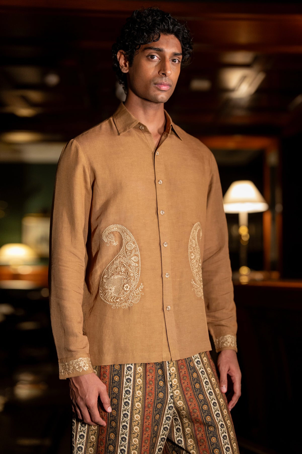 EMBROIDERED LINEN SHIRT & PRINTED STRIPE PANT