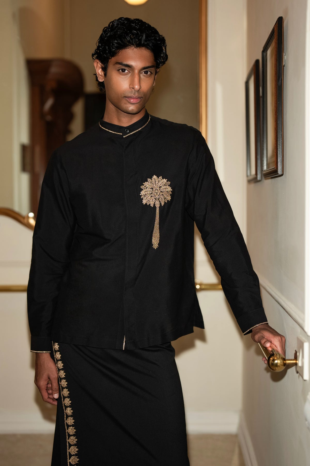 EMBROIDERED MOTIF SHIRT & LUNGI
